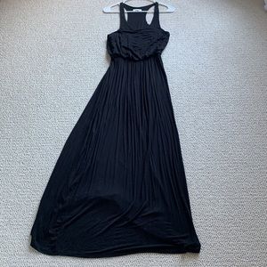 Comfortable and casual black maxi